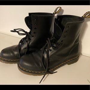 Dr. Martens Womens combat boot size 8